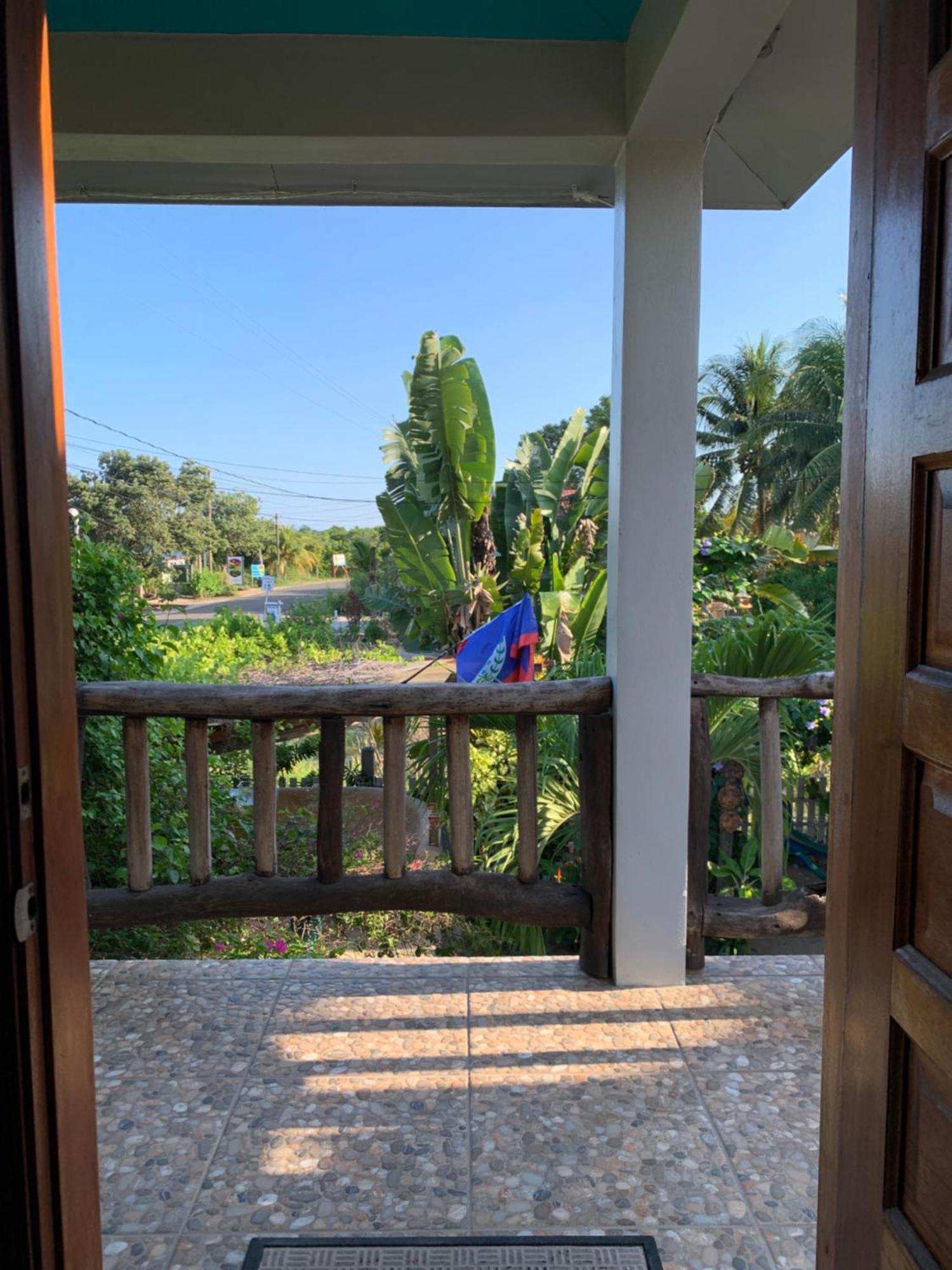 All Seasons Belize Хопкинс Екстериор снимка